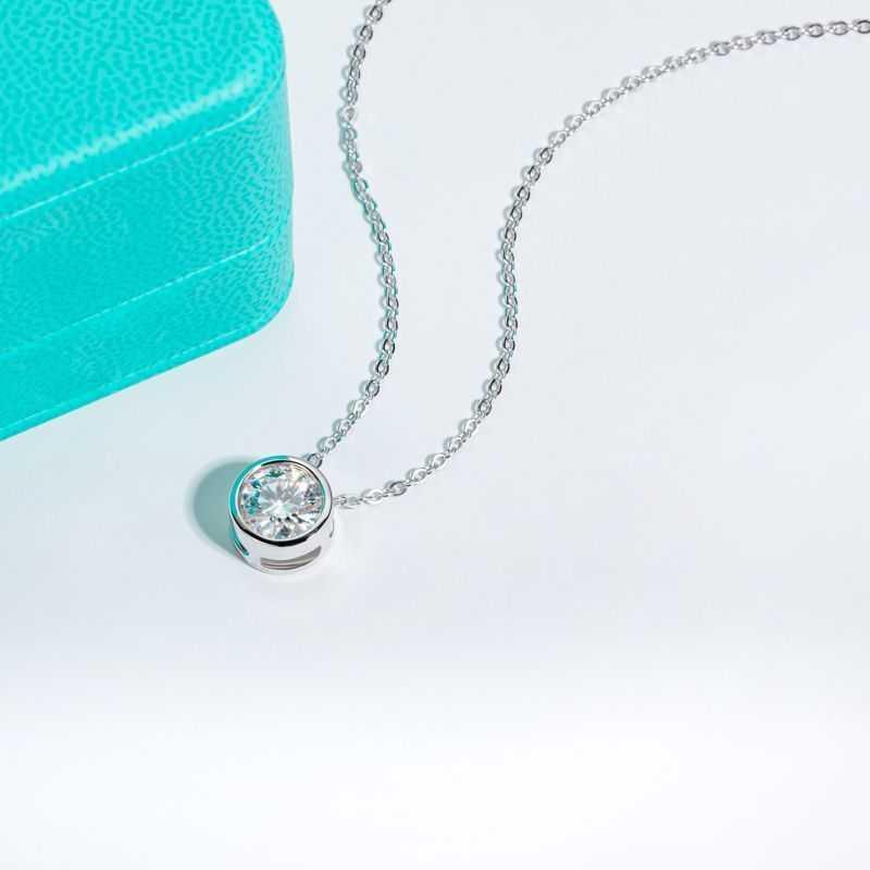 S925 Sterling Silver Round Moissanite Diamond Necklace 1ct Pendant 40+2+3cm D color VVS1, photo 3 of 7