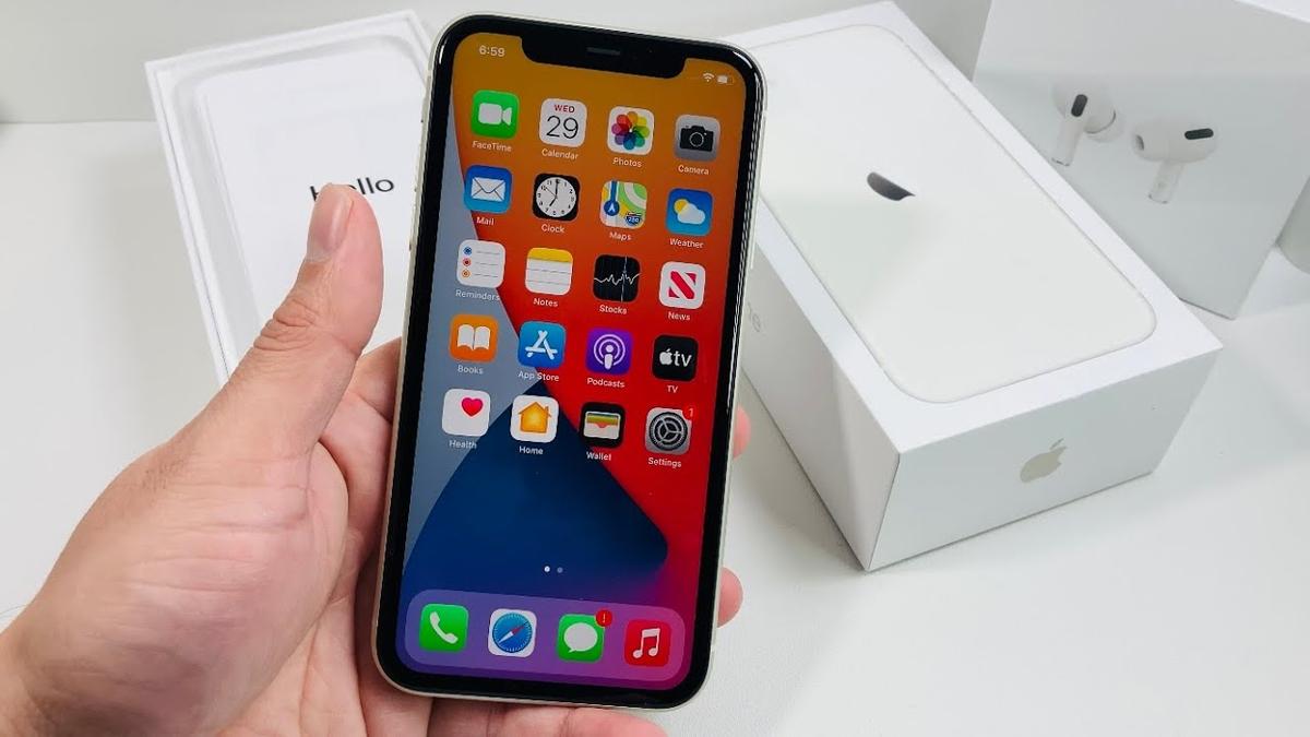 iPhone 11 64GB– Unlocked Good Condition - 90 Days Warranty Not Refurbished (Original Parts), photo 2 of 3