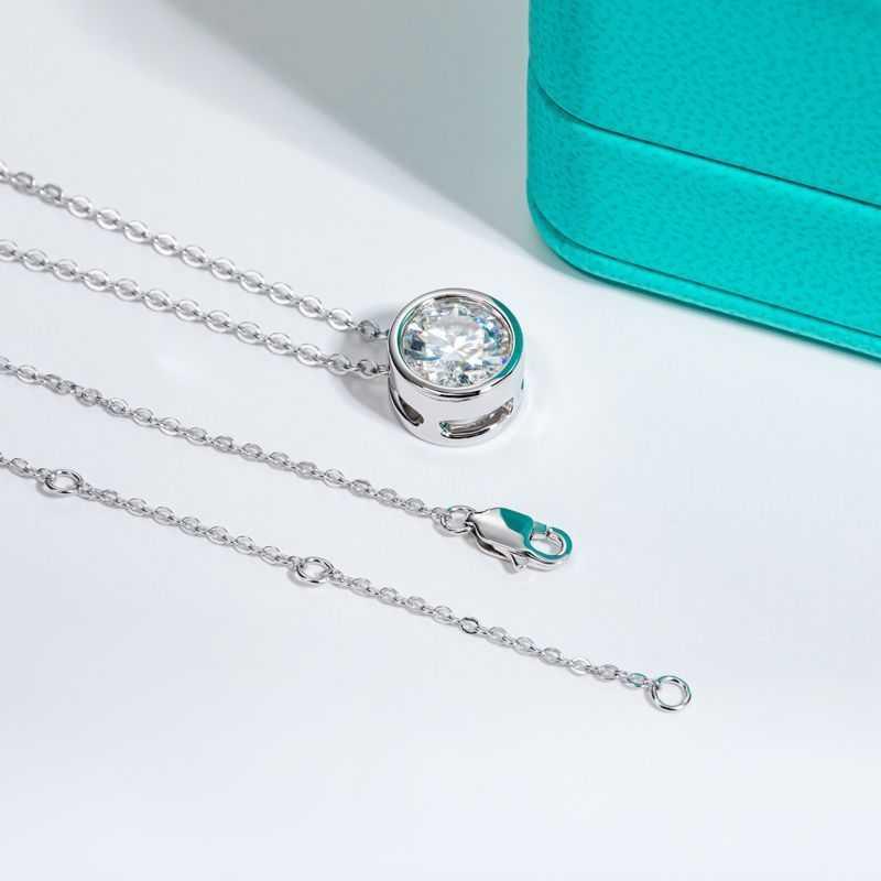 S925 Sterling Silver Round Moissanite Diamond Necklace 1ct Pendant 40+2+3cm D color VVS1, photo 4 of 7