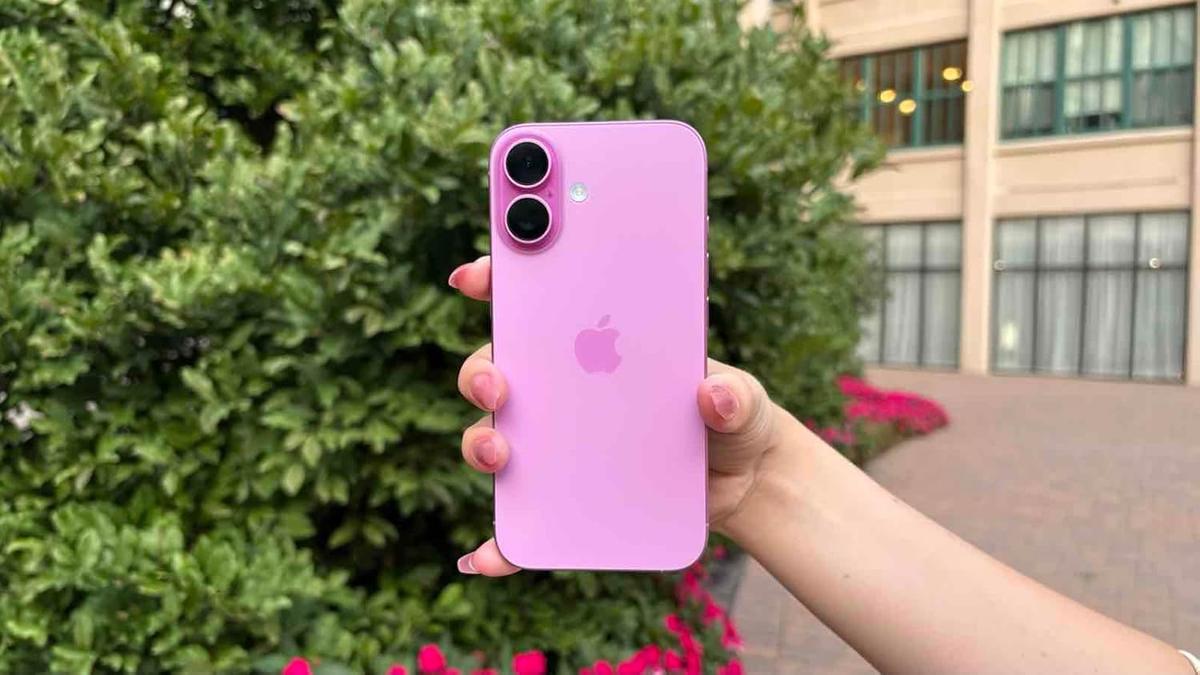 iPhone 16 –128GB The First iPhone Designed for the Age of Apple Intelligence. Acceptable Condition. Unlocked work with all carriers. Under warranty., photo 6 of 6