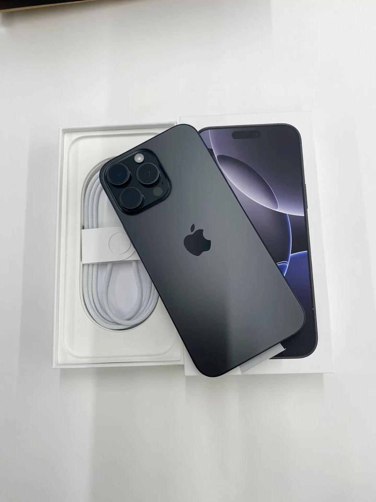 iPhone 16 Pro Max 256GB Unlocked Excellent Condition Black