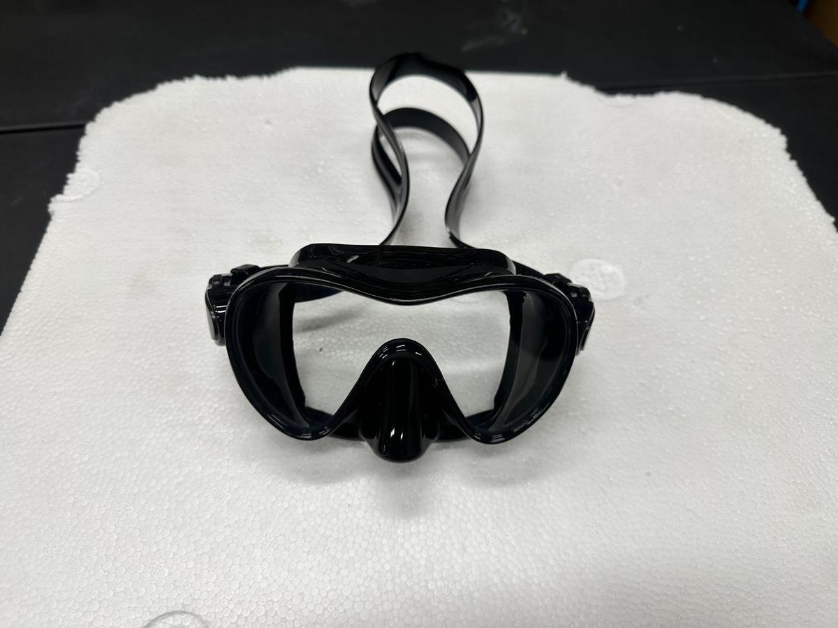 "AquaEdge" Professional Diving Mask – Jet Black