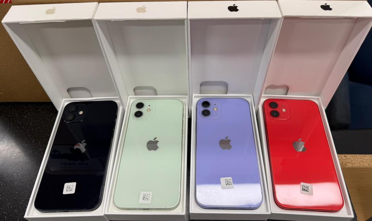 Apple iPhone 11 – 64GB/ 256GB .Unlocked work with all carriers. 90 days warranty.