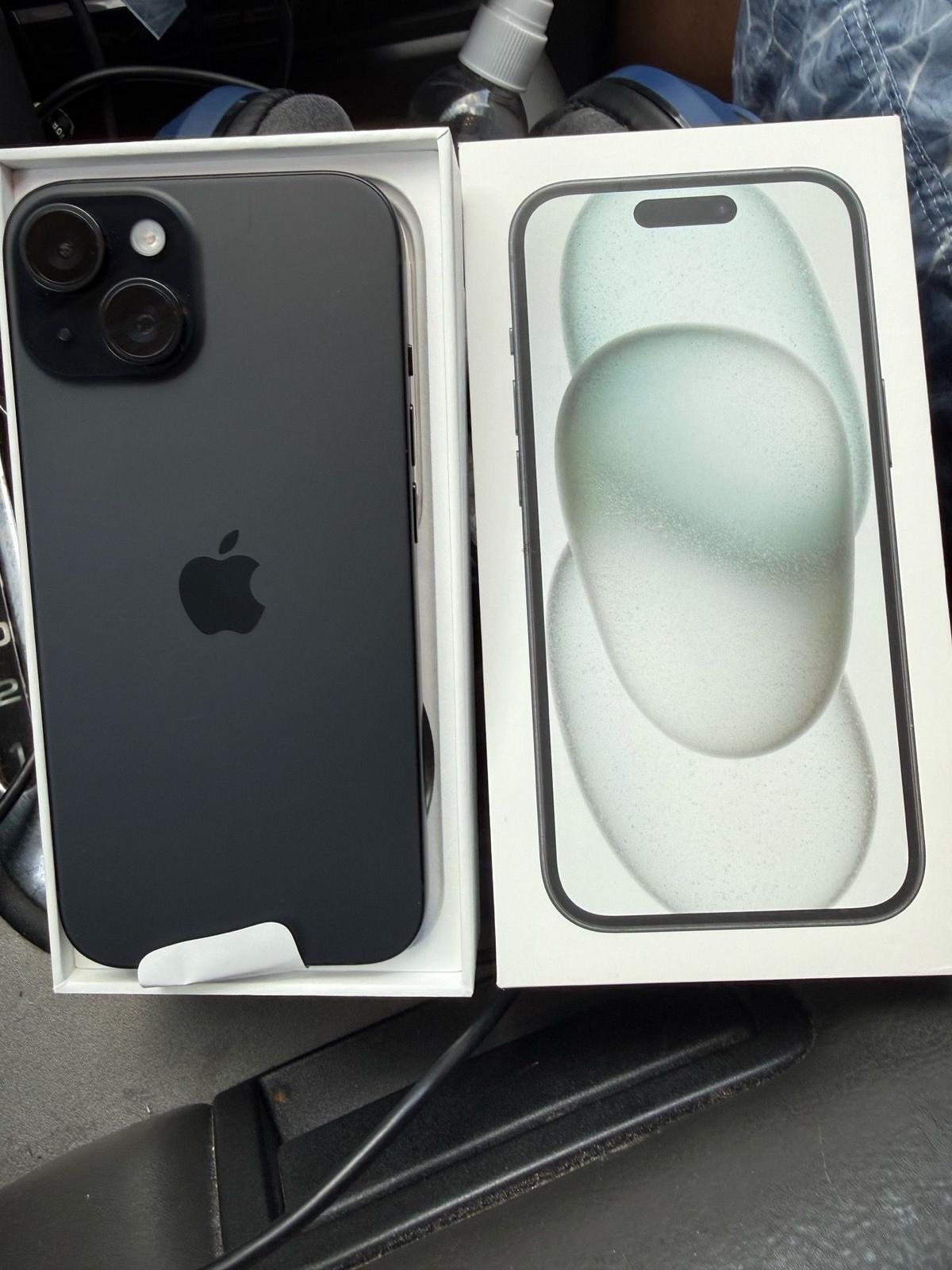 iPhone 15 128GB Unlocked – Excellent Condition - Black