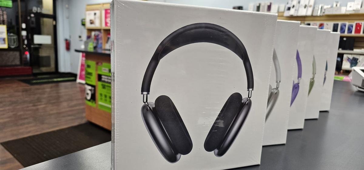AirPods Max - Over-Ear Wireless Headphones, photo 2 of 3