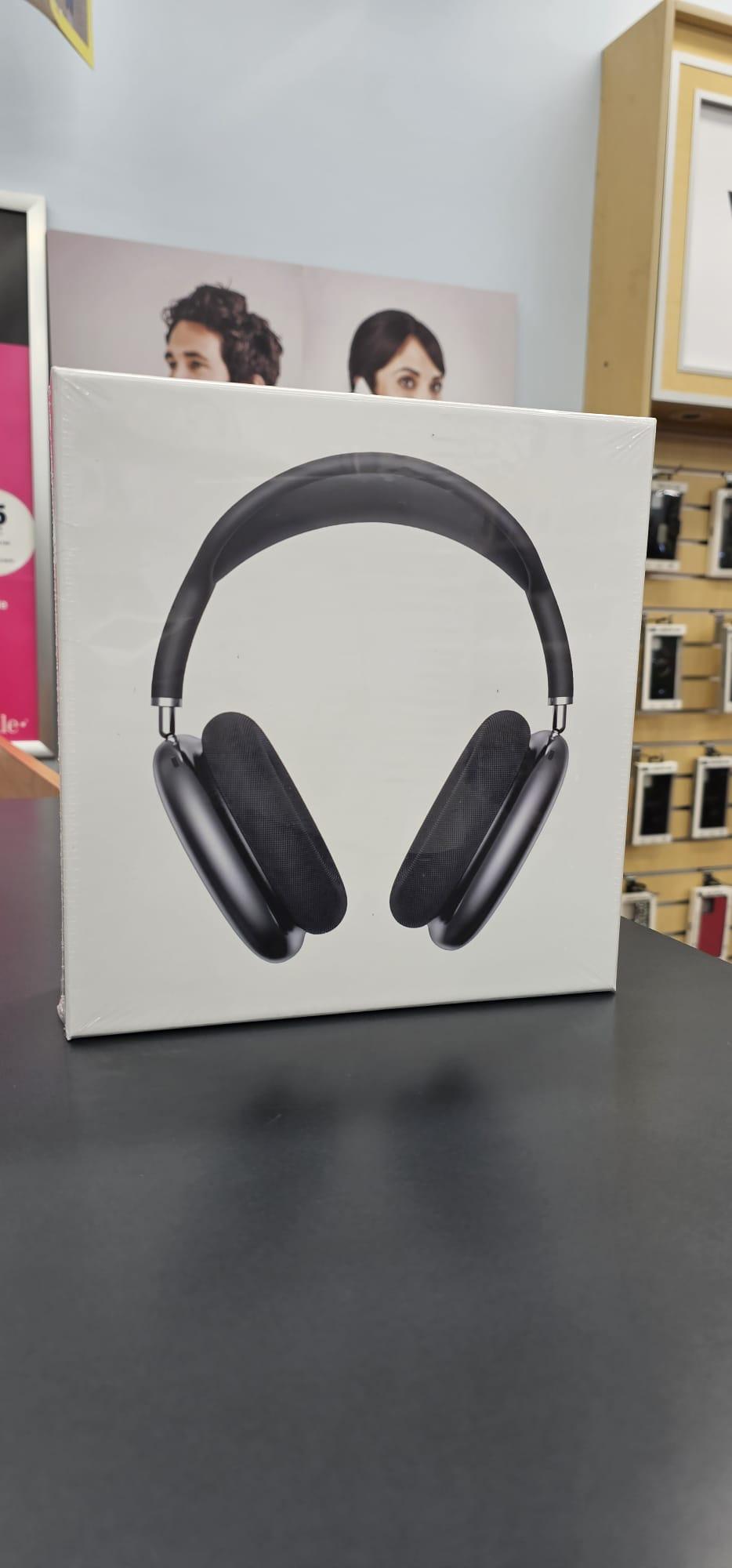 AirPods Max - Over-Ear Wireless Headphones, photo 3 of 3
