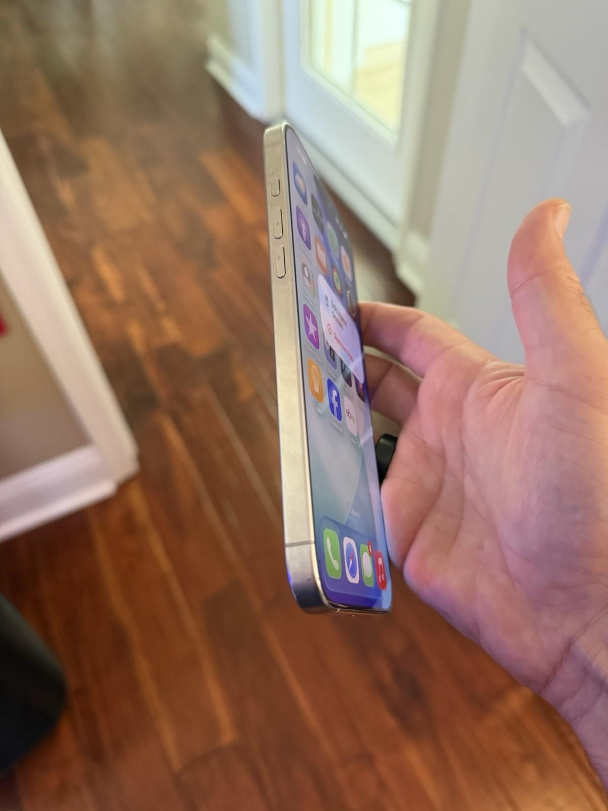 iPhone 16 Pro Max 256GB – Unlocked – Good Condition – 90 Days Warranty – Not Refurbished (Original Parts), photo 3 of 5
