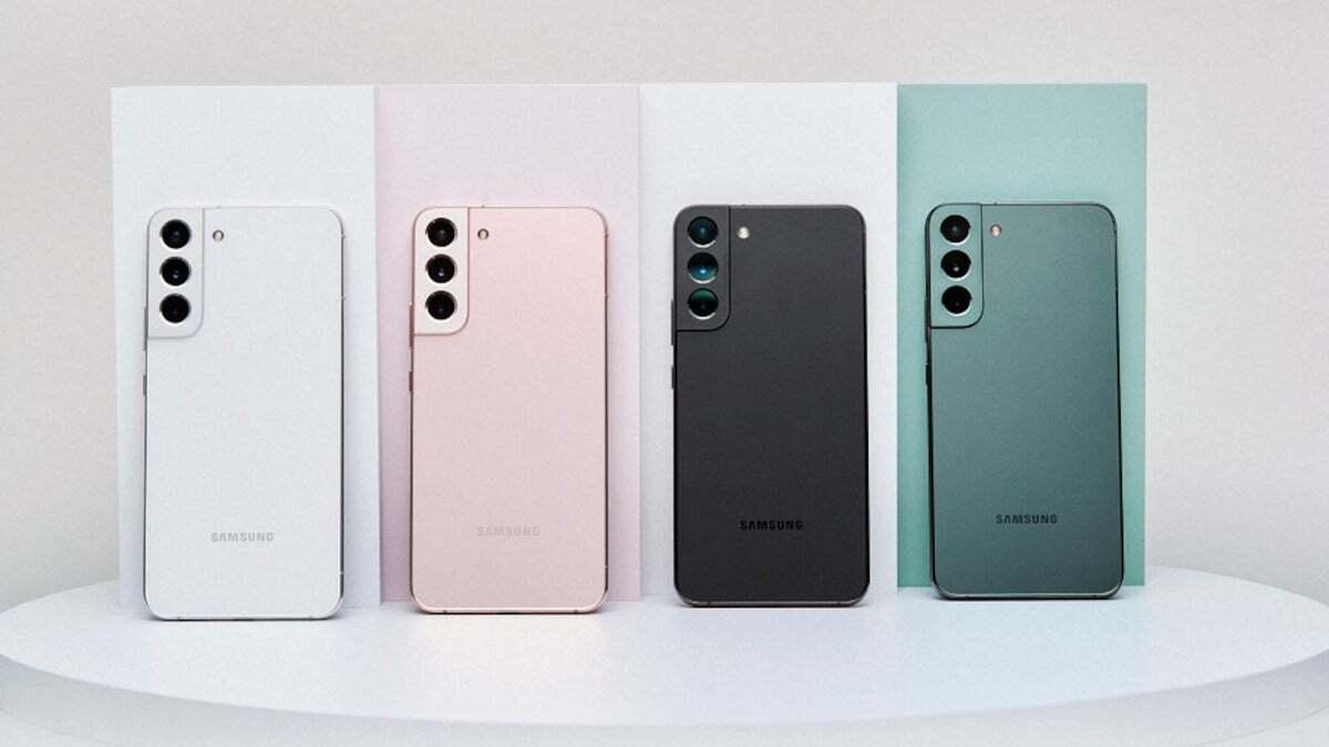 Samsung Galaxy S22 Plus 5G - 128GB -Unlocked work with all carriers Like a new 6 Months warranty. Not Refurbished (Original Parts)