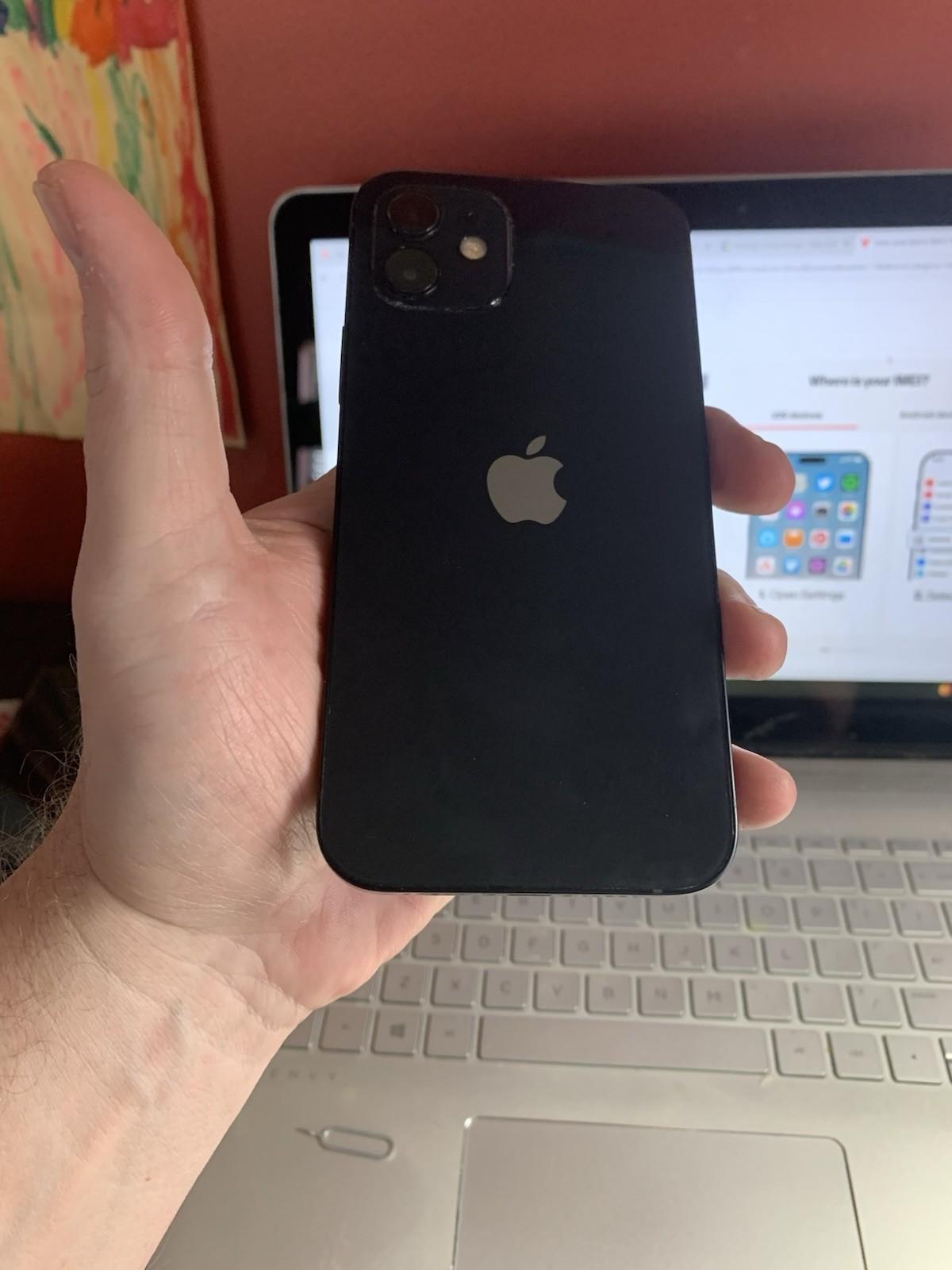 iPhone 12 64GB – Unlocked, Good Condition, 100% Original Parts (Not Refurbished). Comes with 90 Days Warranty. Fully tested and ready to use.