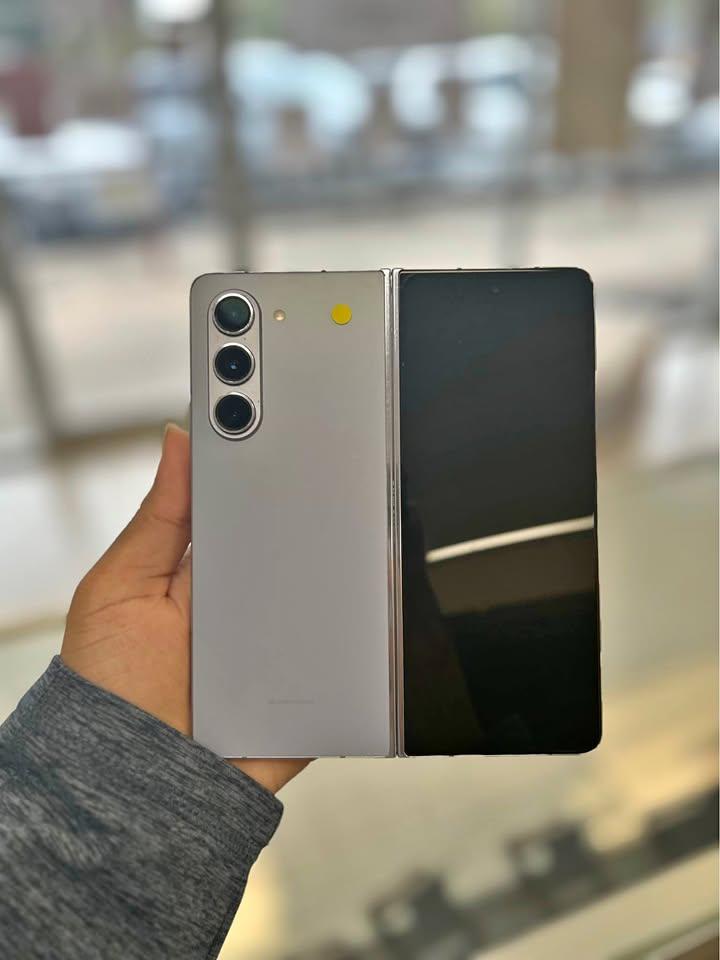 Samsung Galaxy Z Fold 5 512GB Unlocked β Like New | All Original Parts - Under warranty, Local Pickup Silver Spring
