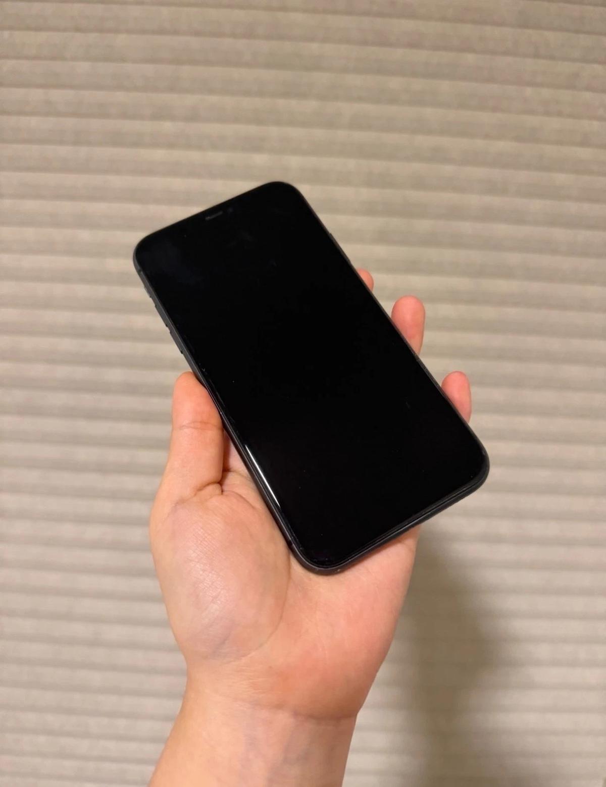 Apple iPhone 11 - 64 GB - Black (Unlocked), photo 2 of 2