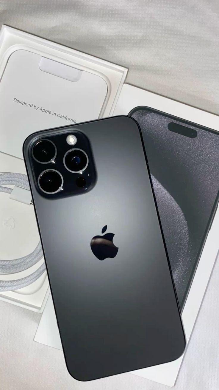 iPhone 16 Pro Max 256GB Unlocked Excellent Condition Black, photo 2 of 3