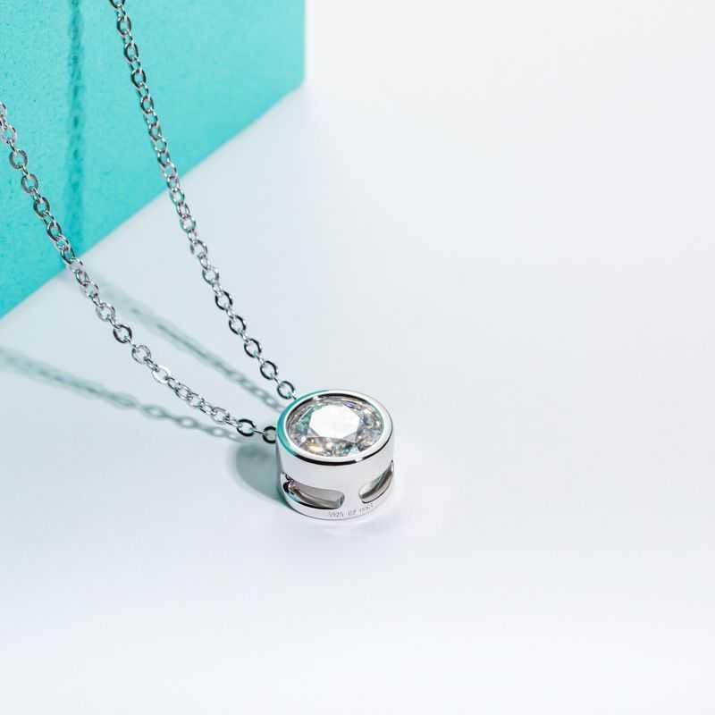 S925 Sterling Silver Round Moissanite Diamond Necklace 1ct Pendant 40+2+3cm D color VVS1, photo 2 of 7
