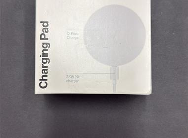 Verizon 15W Qi Magnetic Wireless Fast Charging Pad USB C - White product