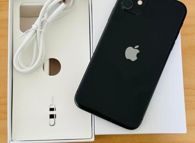  iPhone 11 64GB Unlocked Black Good Condition product