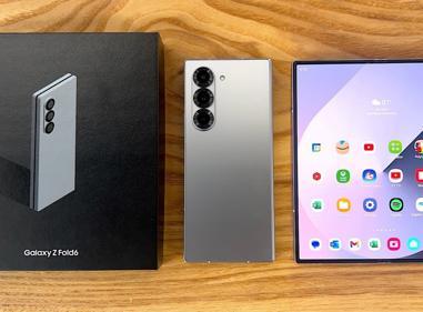 Samsung Galaxy Z Fold 6 256GB  Silver - Excellent Condition product