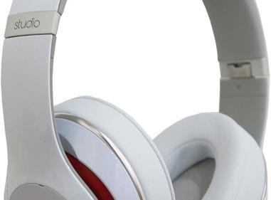 Beats Studio Pro –Bluetooth Noise Cancelling Headphones – Personalised Spatial Audio, Apple & Android Compatibility, Up to 40 Hours of Battery Life - Matte White product