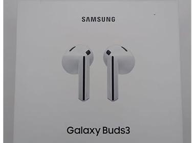SAMSUNG Galaxy Buds 3 AI True Wireless Bluetooth Earbuds, Sound Optimization, Real-Time Interpreter, Noise Cancelling, Redesigned Fit, Touch Control, Latin American Version (White) product